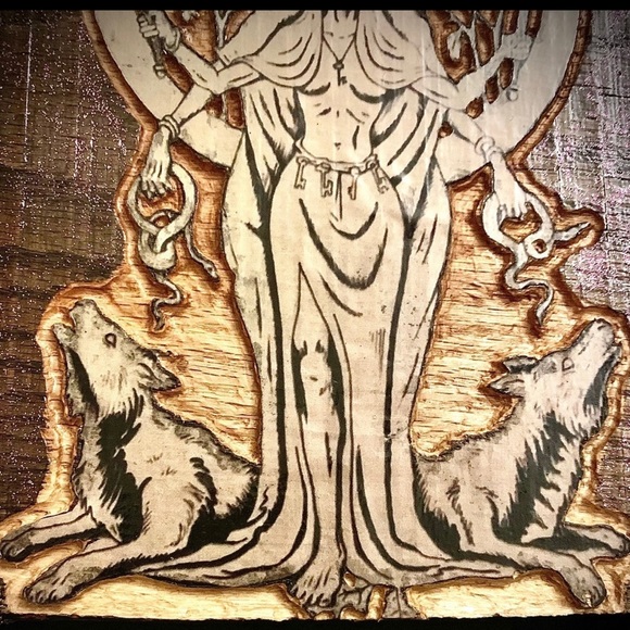 Oak Triple Moon Goddess Hand carved Plaque - Picture 2 of 4